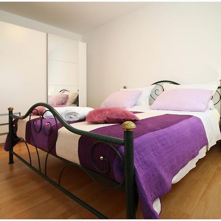Mir Apartments Primošten Екстериор снимка