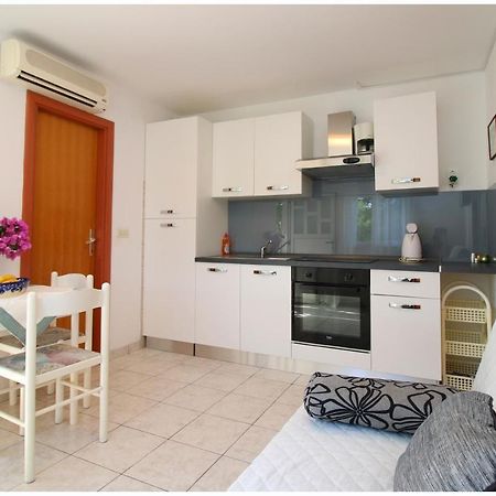 Mir Apartments Primošten Екстериор снимка