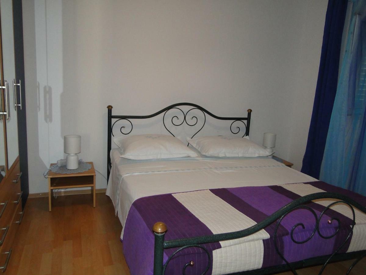 Mir Apartments Primošten Екстериор снимка