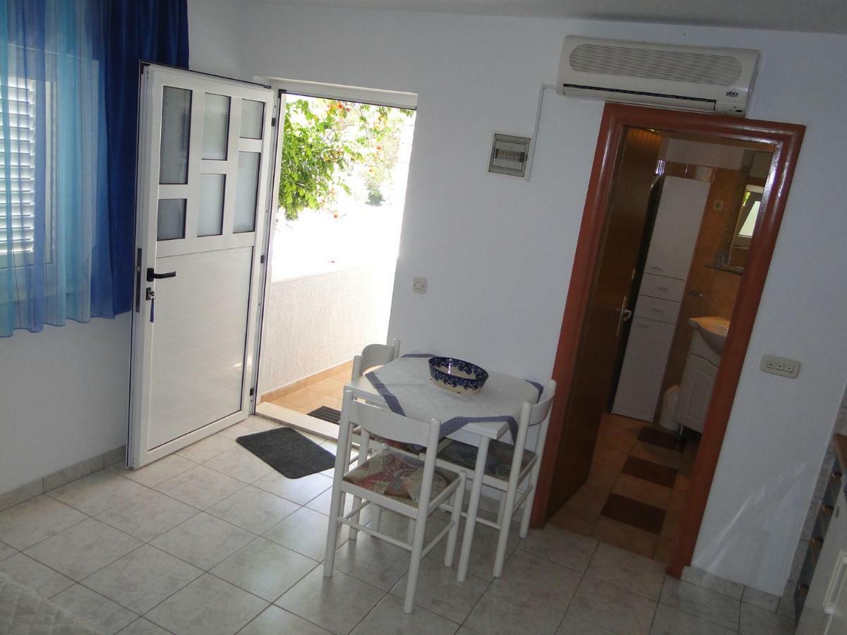 Mir Apartments Primošten Екстериор снимка
