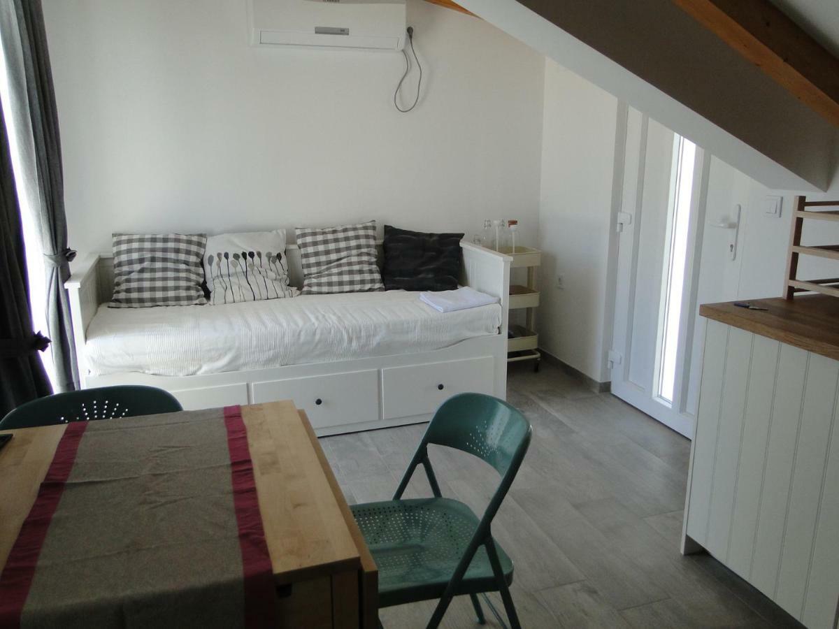 Mir Apartments Primošten Екстериор снимка