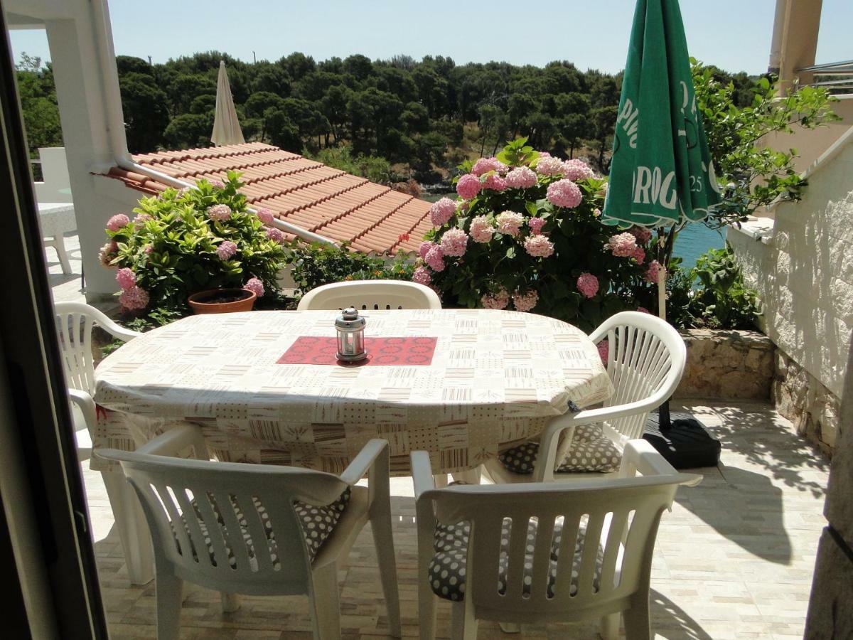 Mir Apartments Primošten Екстериор снимка