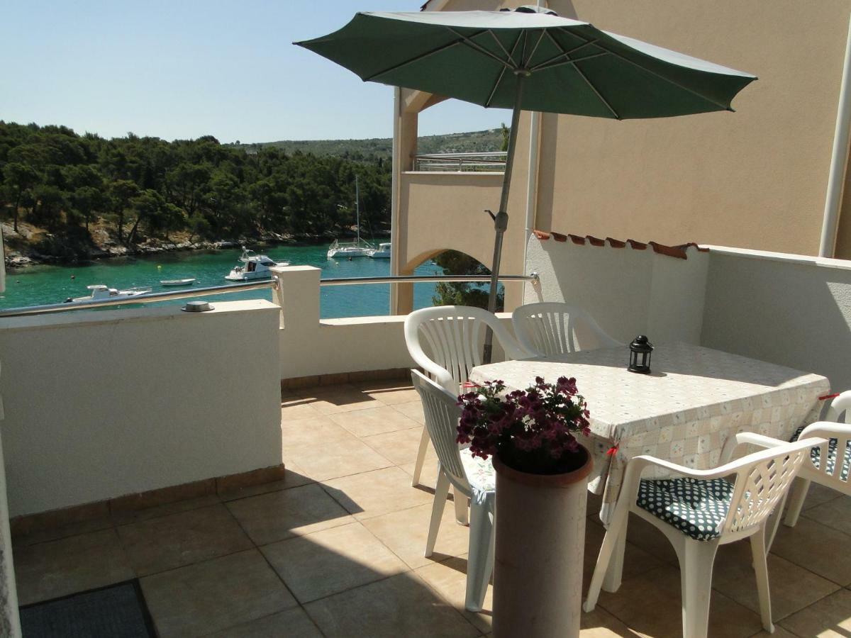 Mir Apartments Primošten Екстериор снимка