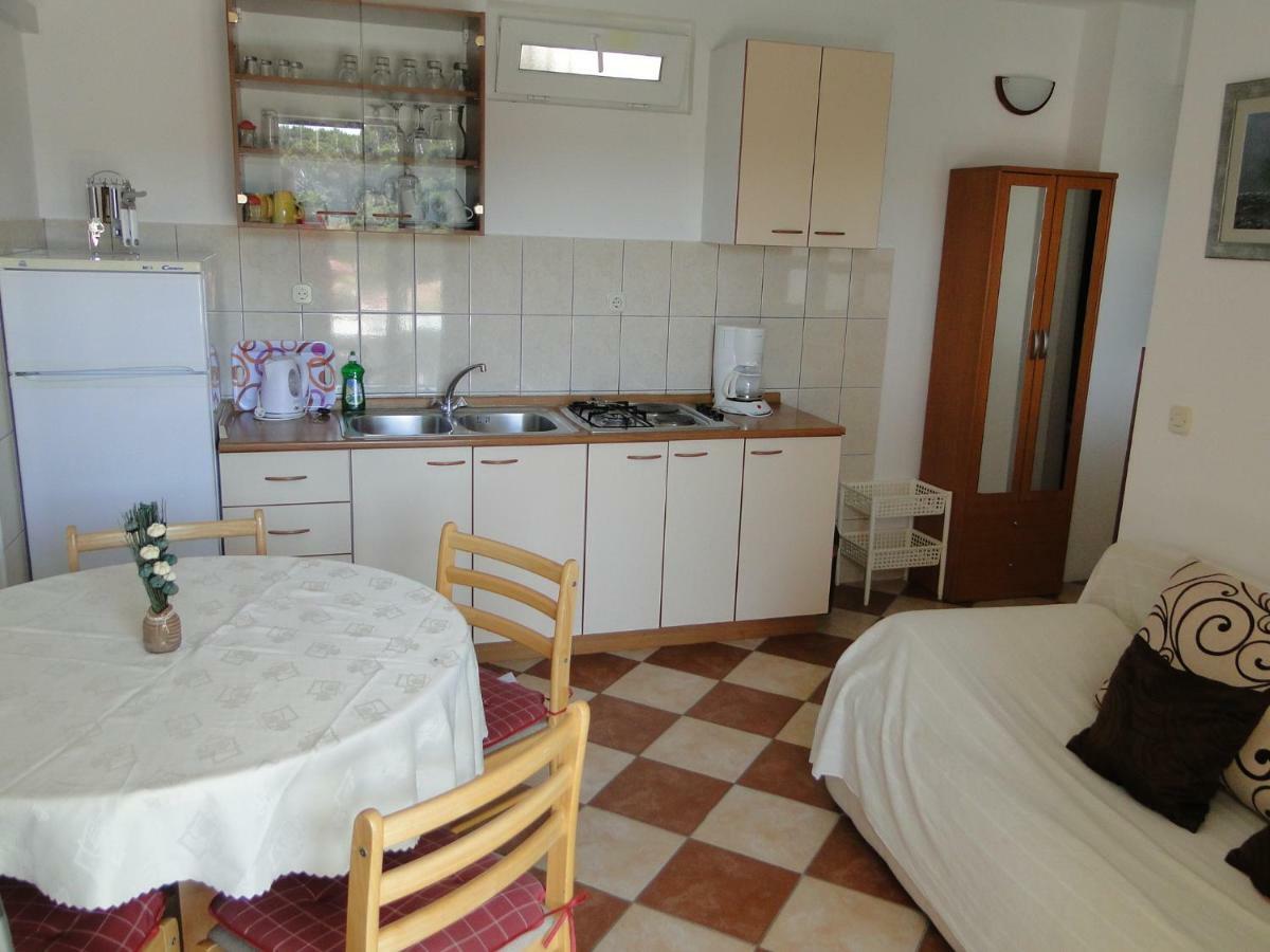 Mir Apartments Primošten Екстериор снимка