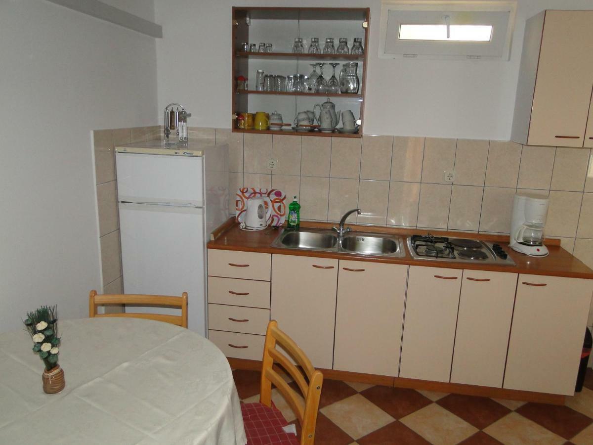 Mir Apartments Primošten Екстериор снимка